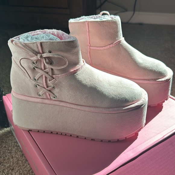 Sugar Thrillz pink fuzzy ankle booties 8 - Picture 1 of 10
